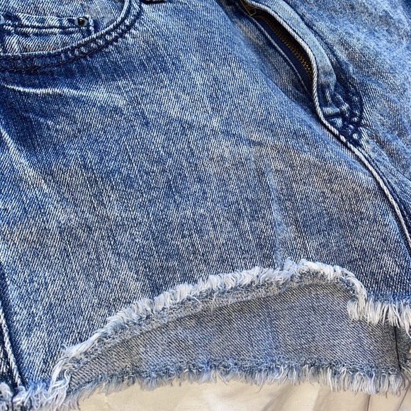 BDG high Rise DREEE cheeky Denim Shorts - Picture 4 of 5